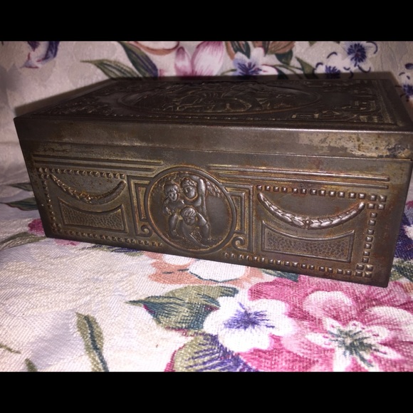 Vintage “State Express Cigarettes” Tin Stamped Box - Picture 8 of 8